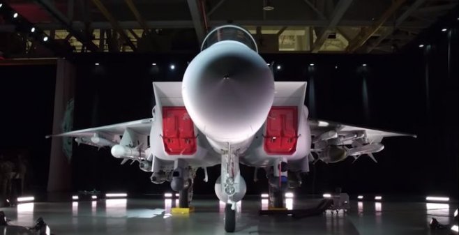 Boeing презентовал миру усовершенствованные истребитель F-15 QA Ababil
