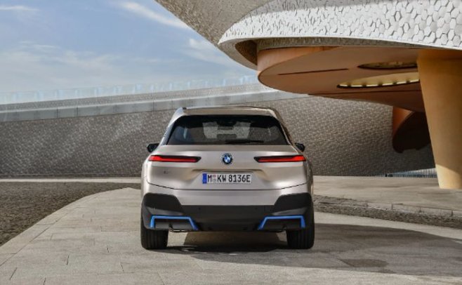 BMW iX - электрический аналог X5 (обзор)