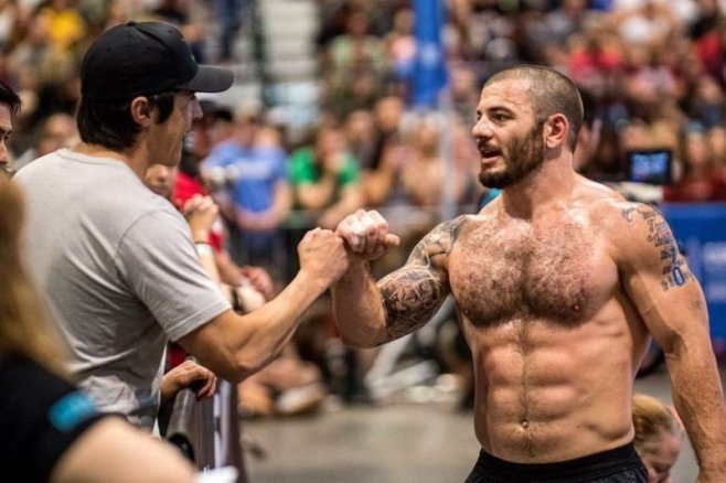 Гормон победителя: Как спортивный триумф меняет твою биохимию